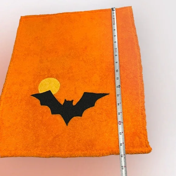 Lot/2 𝑯𝒂𝒏𝒅𝒎𝒂𝒅𝒆 Halloween Hand Towels - Picture 4 of 12